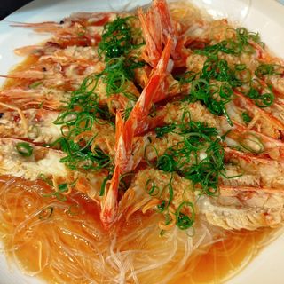 Langostinos al pil pil con fideos al estilo Chino con cebolleta y jengibre