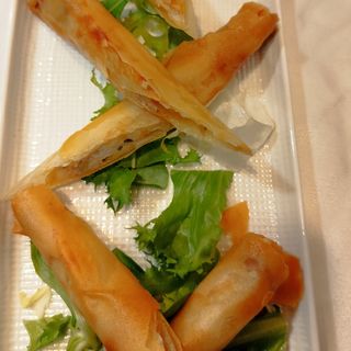 Rollitos crujientes de langostinos y mango(3uds.)