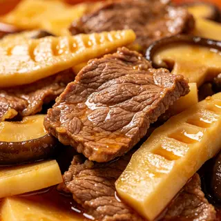 Ternera con Bambú y Setas