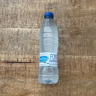 Agua mineral natural
