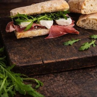 Bocadillo de beicon + queso