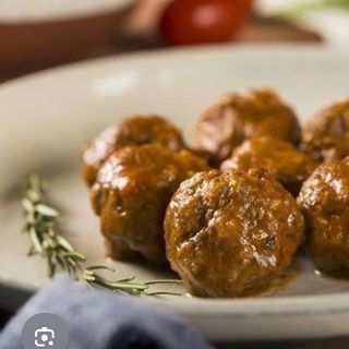 ALBÓNDIGAS EN SALSA