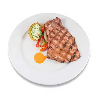 Plato de Secreto de Cerdo con Pimiento Rojo, Huevos y Patatas