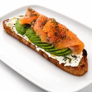 Salmón con aguacate