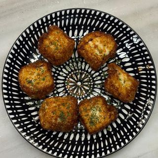 Queso Frito con Salsa de Guayaba