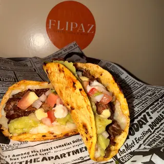 Pack final mundial (2 tacos + patas + bebida )