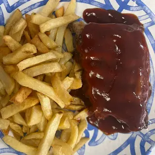 Costillas Con Patatas Fritas