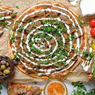 Pizza kebab de ternera