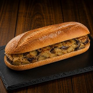 Bocadillo tortilla de berenjena