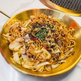 Yakisoba con pollo