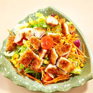 2.Ensalada con pechuga de pollo frito