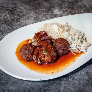 Albóndigas en Salsa Oriental con Patatas