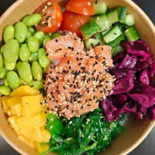Poke salmón