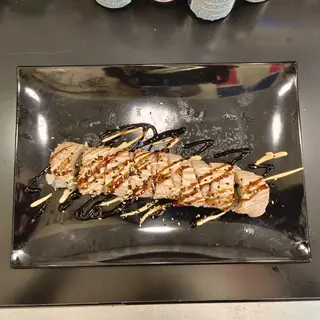 Uramaki de Salmón Flameado (8 piezas)