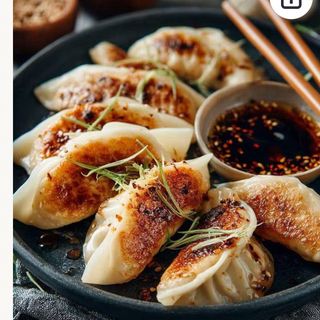 213 Gyoza de cerdo frito