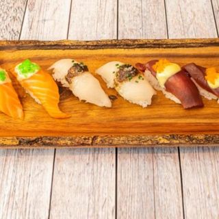 28 nigiri mixto