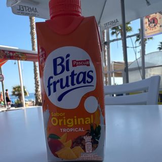 Bi frutas tropical