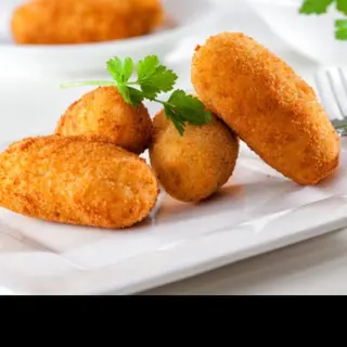 Ración de 4 croquetas de pollo