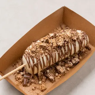 Chocoplátano De Chocolate Blanco Y Kit Kat