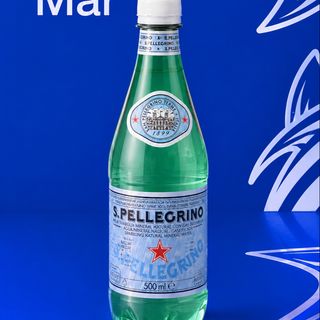 Agua con gas S. Pellegrino