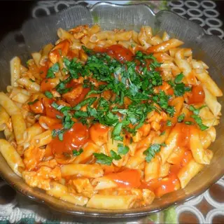 Macarrones con pollo y champiñones