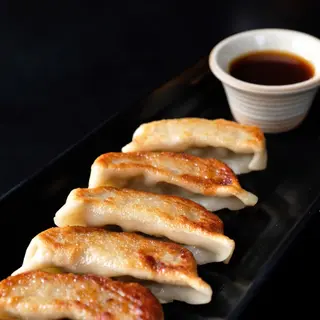 Gyozas de pitu de caleya con salsa ponzu