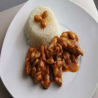 01 Arroz blanco pollo con almendras