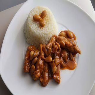 01  Arroz blanco pollo con almendras 