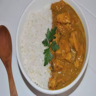 02 Arroz blanco y pollo al curry