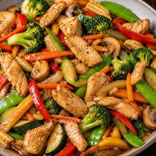 Salteado de Verduras con Pollo
