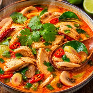 Sopa Tom Yam con Pollo