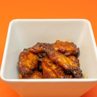 Alitas De Pollo Caseras Con Salsa Barbacoa (5 Uds.)