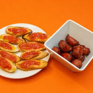 Longaniza Y Pan Con Tomate (Ración)