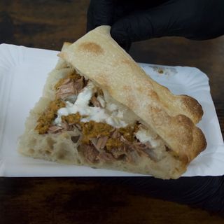 Focaccia Tonno (13 Cm.)