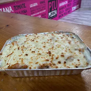 Tarrina De Patatas Con Kebab Y Mozzarella Gratinada