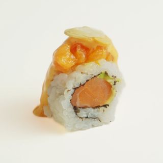 Uramaki Spicy De Salmón (4 Uds.)