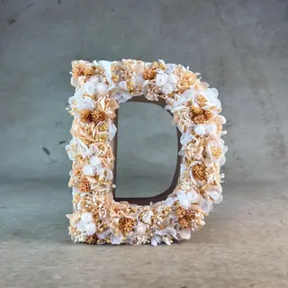 Letra Flores Preservadas "D"