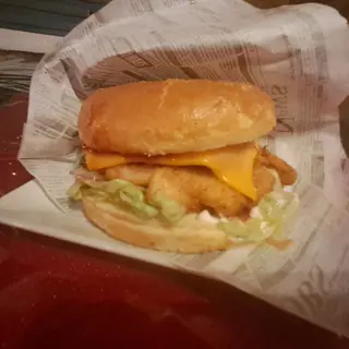 Burger de pollo crujiente