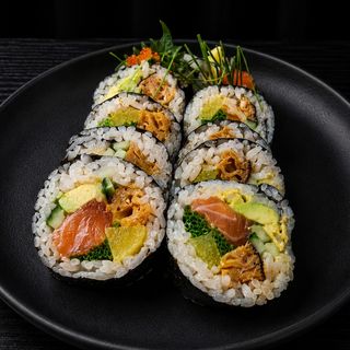 Futomaki De Salmón Y Aguacate