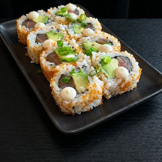 Uramaki Tobiko De Salmón Y Aguacate (8 Uds.)