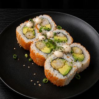 Uramaki Tobiko De Langostino Crujiente Y Aguacate (8 Uds.)