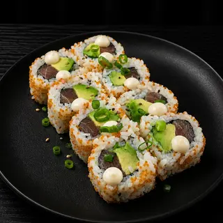 Uramaki tobiko de Atún y aguacate