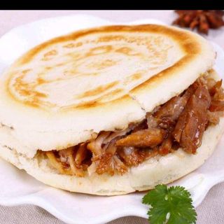 Bun bao de atún 