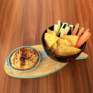 Hummus con nachos 