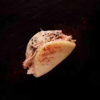 Bao De gambas con salsa rosa