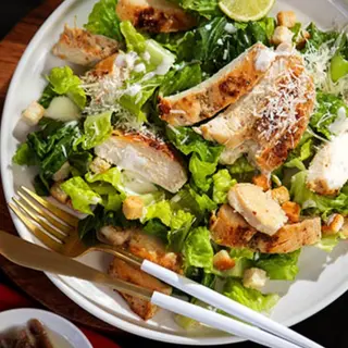 Ensalada cesar con pollo