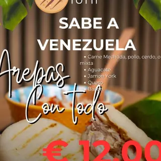Arepas XL Carne Mechada