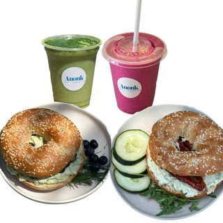 2 x bagel + smoothie
