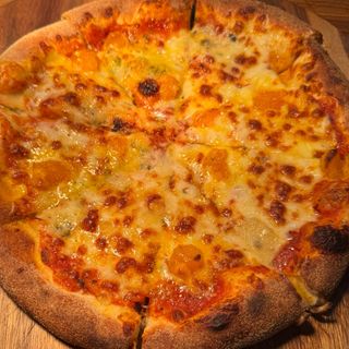 Pizza Cuatro Quesos (30 Cm.)