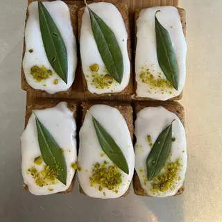 Porción De Lemon Almond